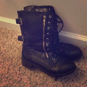 Combat boots